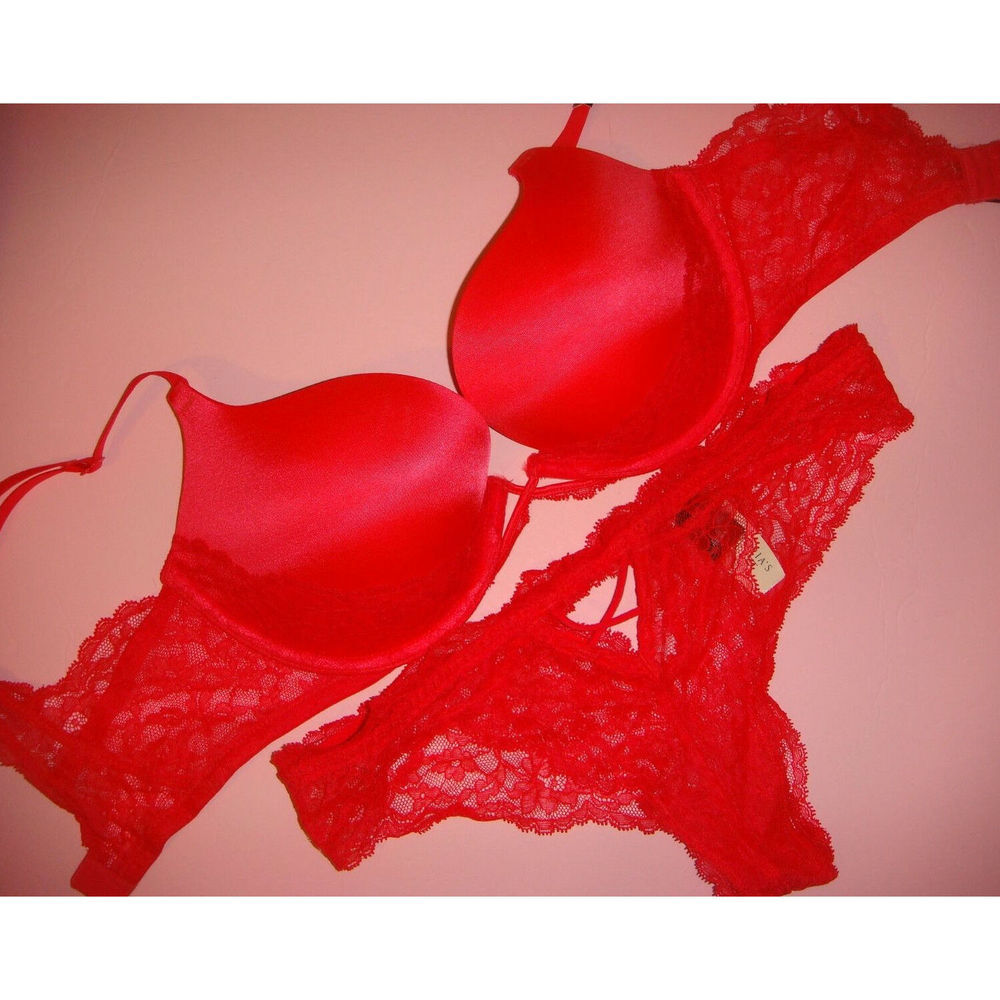 NWT Victoria's Secret 32D BRA SET M panty cutout Coral Red lace Fearless RARE!
